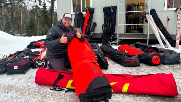 Skiers hoping to compete in world championships frustrated over Air Canada’s late delivery of skis