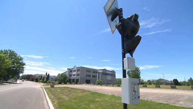 Quebec pulls plug on traffic light pilot project that rewards drivers for good behaviour