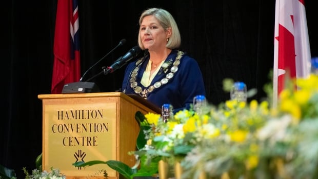 Hamilton mayor urges city to apologize to tenants for not enforcing pest rules