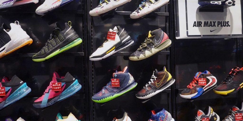 Earnings Results: Foot Locker’s stock tumbles 28% as company suspends dividend after swinging to a loss