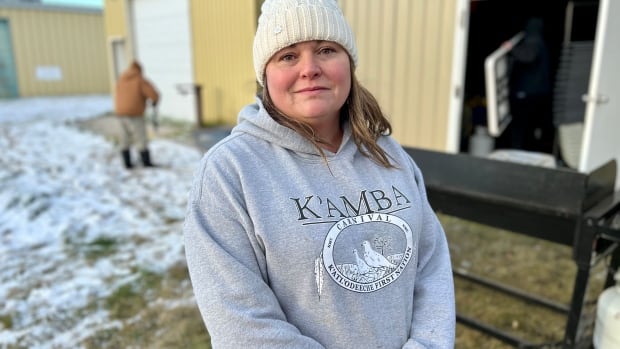 Residents of Fort Smith, N.W.T., gather to thank those who kept the town safe from wildfires