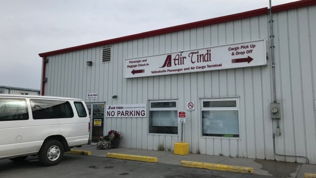 Minor injuries reported after plane carrying 10 goes down in N.W.T.