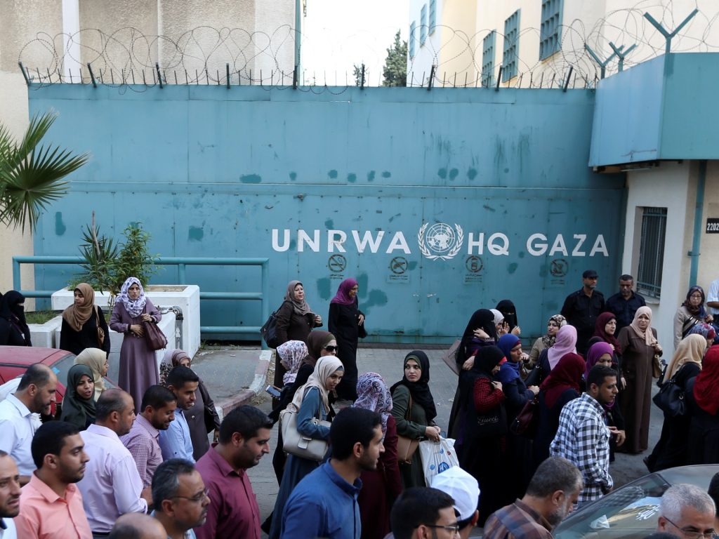 Israeli strikes kill UN staff, more than 70 of his extended family in Gaza