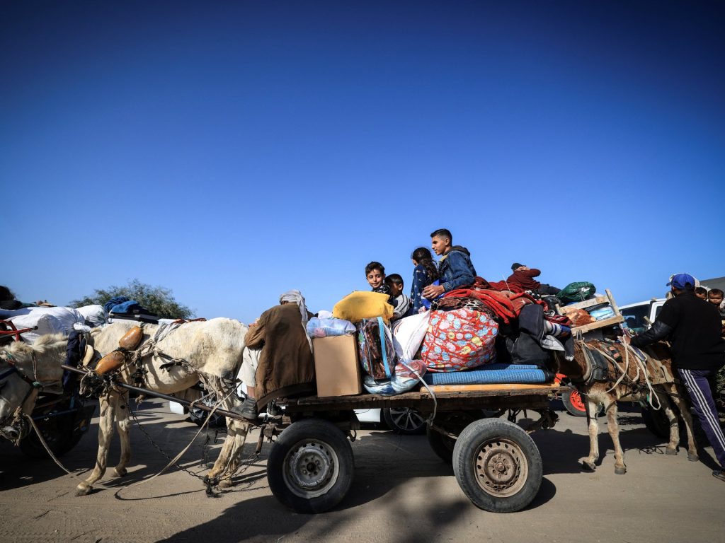 Palestinians flee Khan Younis as Israel steps up ground operation