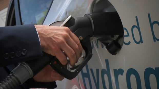 $900M project to create hydrogen plants, refuelling stations in B.C.