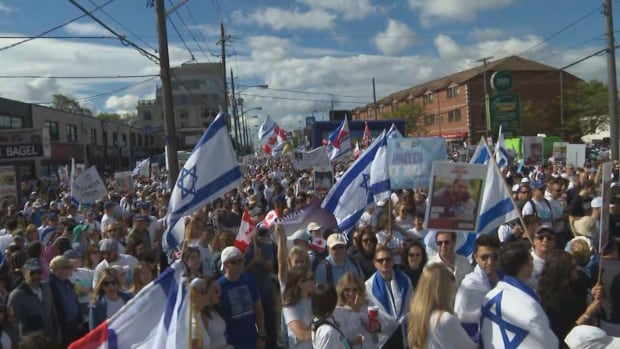 ‘Walk with Israel’ underway in Toronto as high security, protesters expected