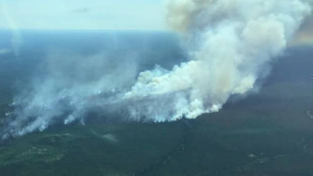 Northern Alberta wildfires threaten Suncor Firebag site, community of Chateh