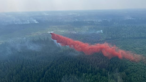 Alberta firefighters facing challenging conditions as heat wave sweeps Western Canada