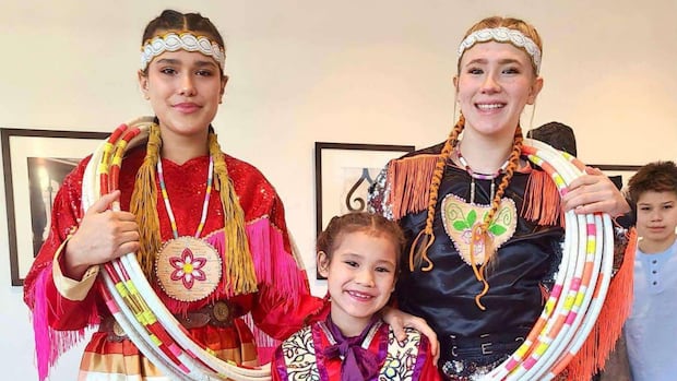 Fisher River Cree Nation sisters to compete at World Championship Hoop Dance Contest